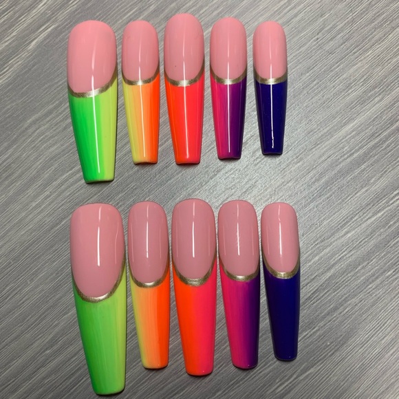 Handmade Luxury Press on Nails - Picture 5 of 9